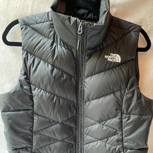 The North Face, Women's 550 Full Zip Vest, Black, Small